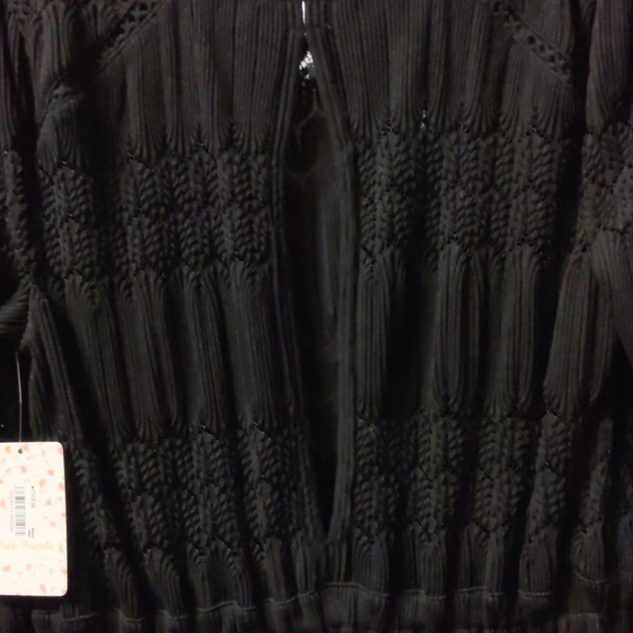 Top - Picture 3 of 4